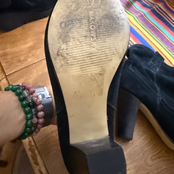 B. Makowsky Black Suede Boots | Pre-Owned | Size 8.5 - Picture 15 of 16